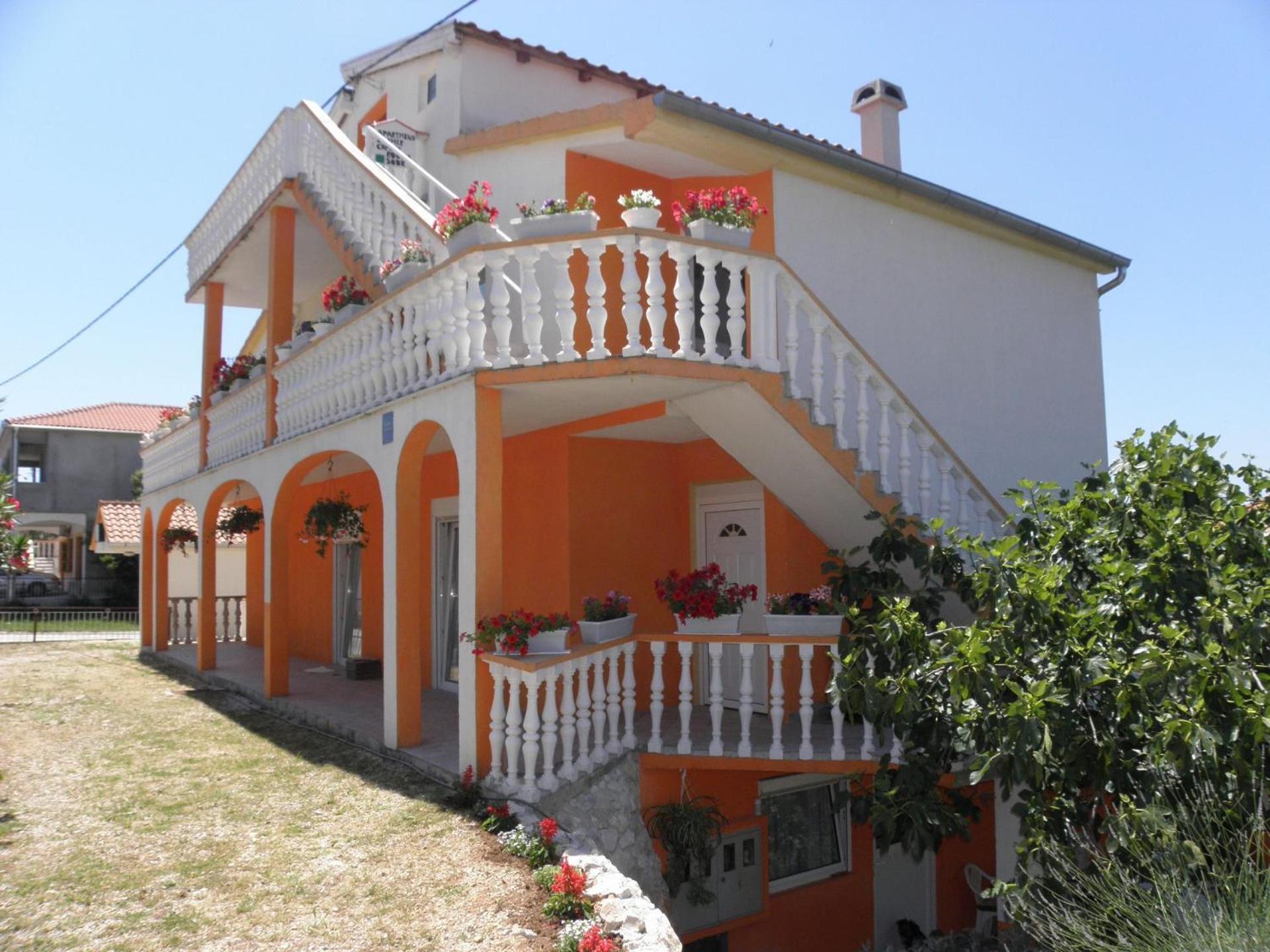 Apartments Zvone - 100 M From Sea Bibinje Exterior photo